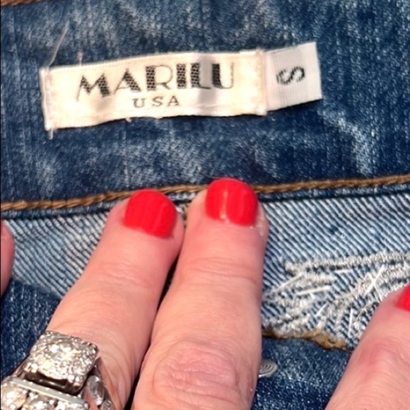 VTG Marilu, Jean Skirt w/Beautiful Embellished Designs, Like New Condition, S - Picture 2 of 10